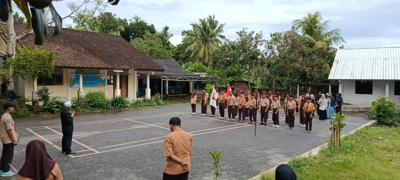 Resmi Dilantik, Hafizal Hadi dan Kariha Aulia Nahkodai OSIS SMK Bangun Bangsa Masa Bakti 2025-2027