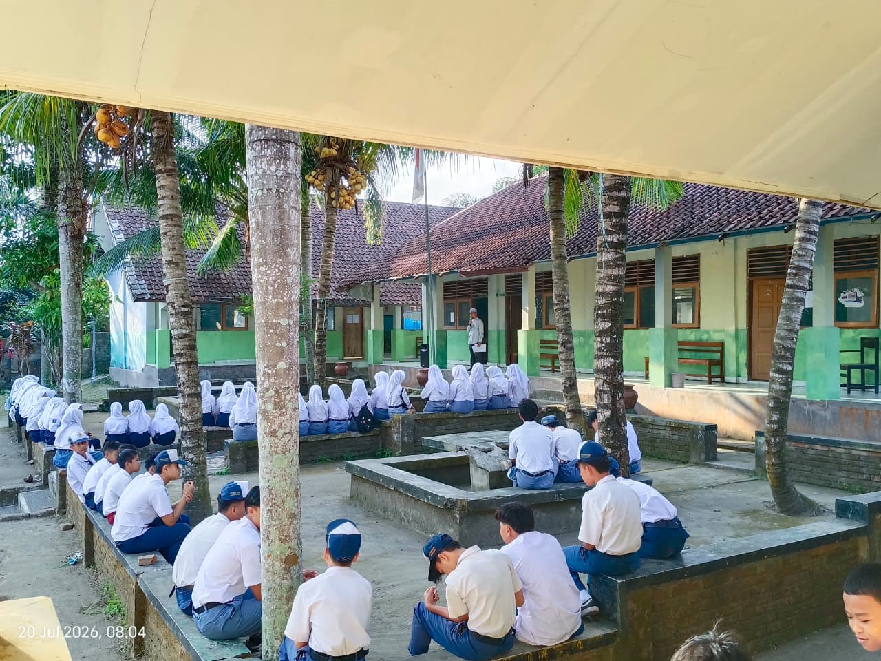 Penuh Semangat dan Keceriaan, Suasana Hari Pertama Masuk Sekolah Warnai SMPt dan SMK Bangun Bangsa